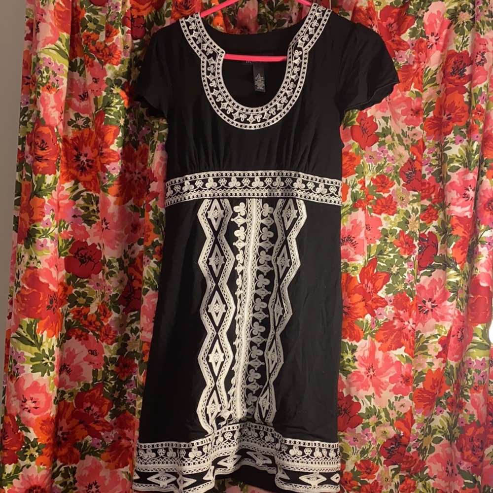 INC Dress Embroidered Black and White size petite small - Picture 3 of 11